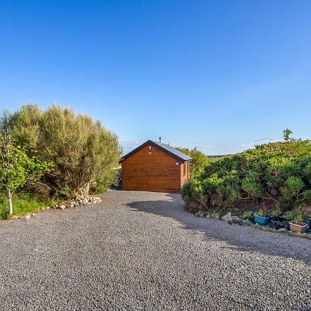Seaside Log Cabin, Carna Exterior photo