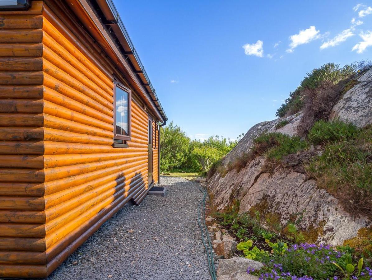 Seaside Log Cabin, Carna Exterior photo