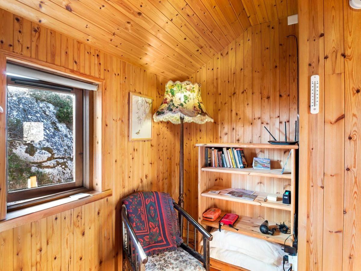 Seaside Log Cabin, Carna Exterior photo